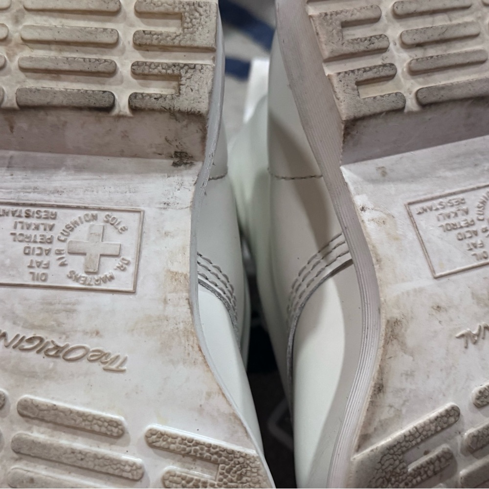 Dr. Marten - Picture 8 of 10